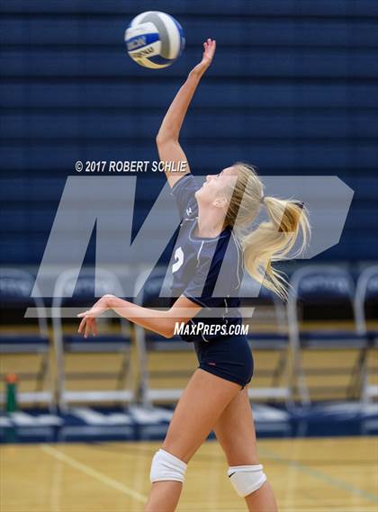 Thumbnail 1 in Amador @ Vista del Lago photogallery.