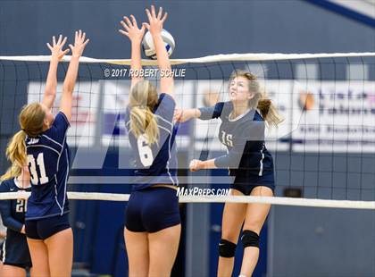 Thumbnail 2 in Amador @ Vista del Lago photogallery.