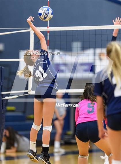 Thumbnail 3 in Amador @ Vista del Lago photogallery.