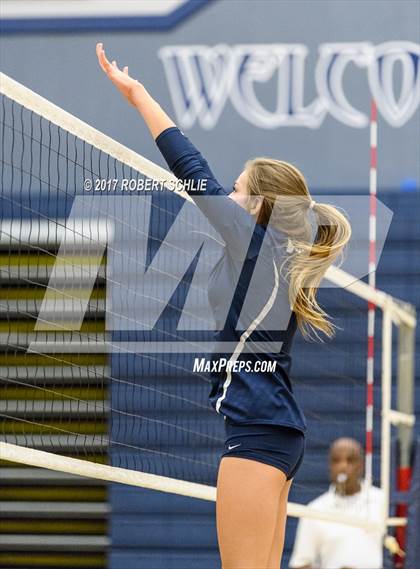 Thumbnail 2 in Amador @ Vista del Lago photogallery.