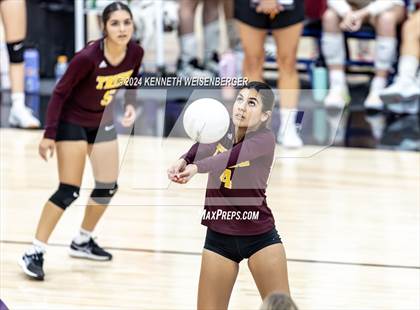 Thumbnail 2 in JV: Tulare Union vs Mission Oak photogallery.