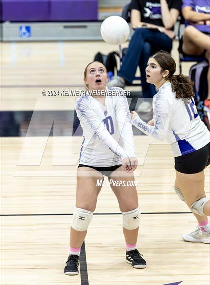 Thumbnail 3 in JV: Tulare Union vs Mission Oak photogallery.