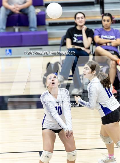 Thumbnail 2 in JV: Tulare Union vs Mission Oak photogallery.