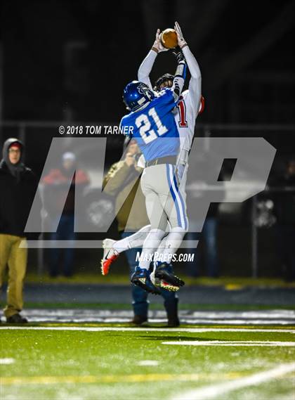 Thumbnail 2 in Newman Central Catholic vs. Gibson City-Melvin-Sibley (IHSA 2A Quarterfinal Playoff) photogallery.