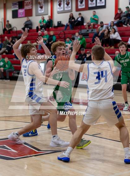 Thumbnail 2 in Warren vs. Fairland photogallery.