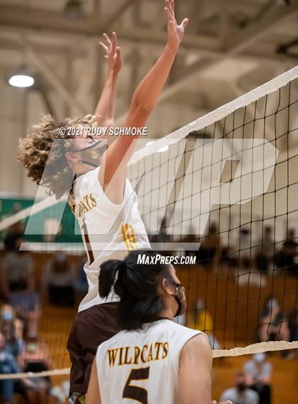 Thumbnail 2 in Mission Vista vs El Camion (CIF SDS D3 Championship) photogallery.