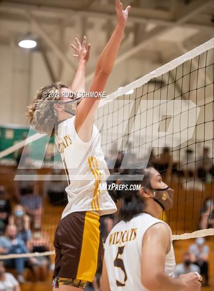 Thumbnail 3 in Mission Vista vs El Camion (CIF SDS D3 Championship) photogallery.