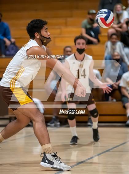 Thumbnail 2 in Mission Vista vs El Camion (CIF SDS D3 Championship) photogallery.