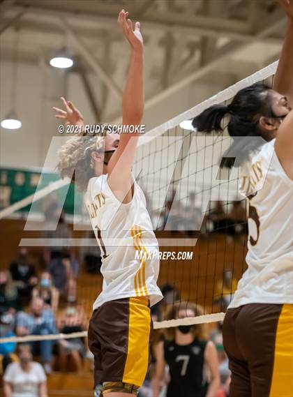 Thumbnail 3 in Mission Vista vs El Camion (CIF SDS D3 Championship) photogallery.