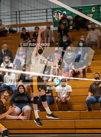 Thumbnail 3 in Mission Vista vs El Camion (CIF SDS D3 Championship) photogallery.