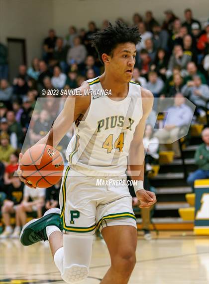 Thumbnail 3 in Skutt Catholic @ Pius X photogallery.