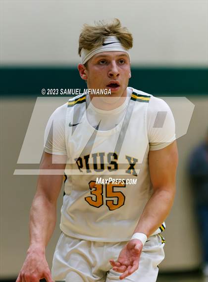 Thumbnail 2 in Skutt Catholic @ Pius X photogallery.