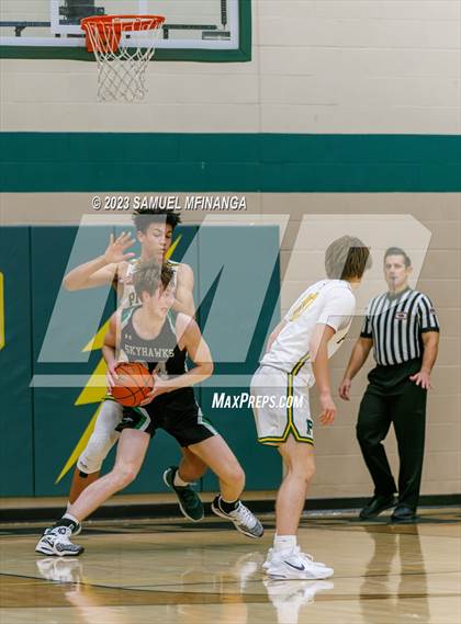 Thumbnail 2 in Skutt Catholic @ Pius X photogallery.