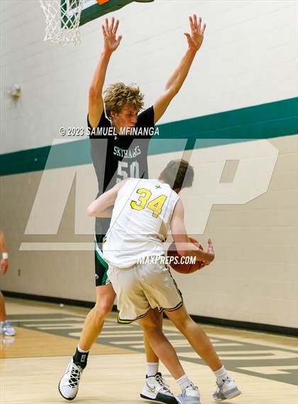 Thumbnail 2 in Skutt Catholic @ Pius X photogallery.