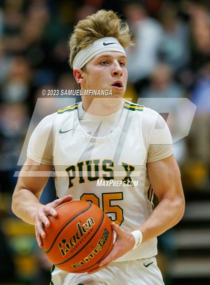 Thumbnail 3 in Skutt Catholic @ Pius X photogallery.