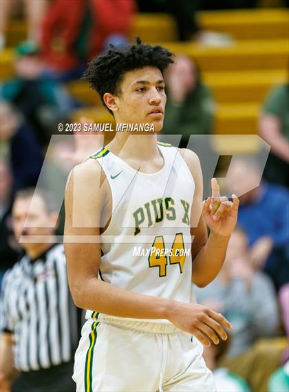 Thumbnail 2 in Skutt Catholic @ Pius X photogallery.