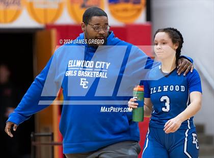 Thumbnail 1 in Ellwood City @ Neshannock photogallery.