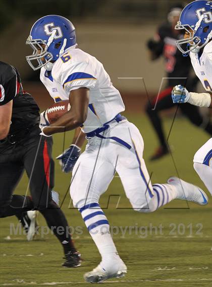 Thumbnail 3 in Glendora vs. Charter Oak photogallery.