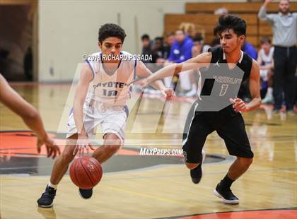 Thumbnail 3 in Reedley vs. Madera photogallery.
