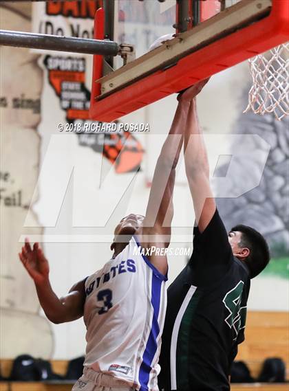 Thumbnail 2 in Reedley vs. Madera photogallery.