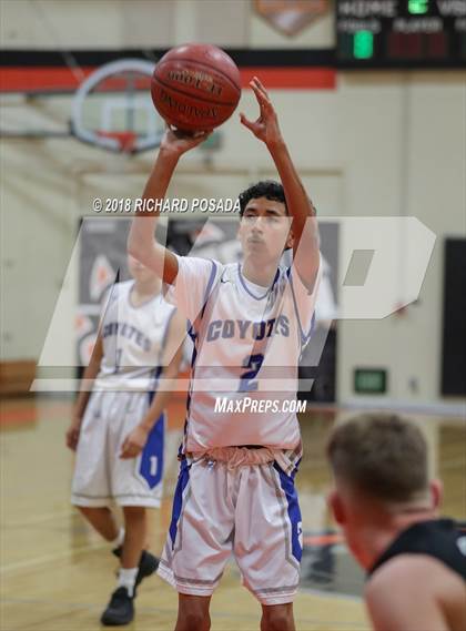 Thumbnail 2 in Reedley vs. Madera photogallery.