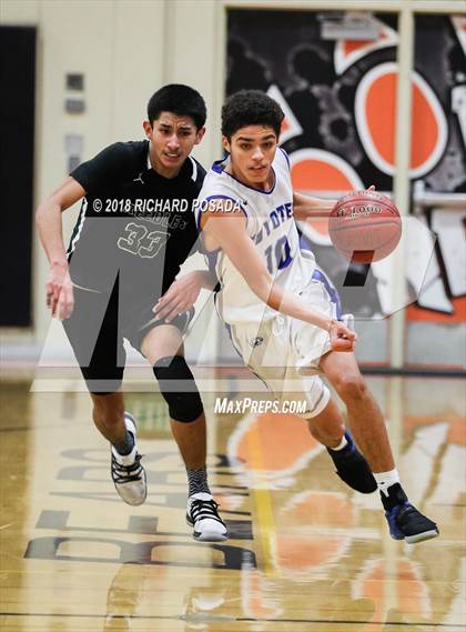 Thumbnail 1 in Reedley vs. Madera photogallery.