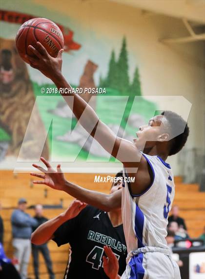 Thumbnail 2 in Reedley vs. Madera photogallery.