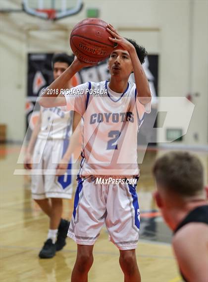 Thumbnail 1 in Reedley vs. Madera photogallery.