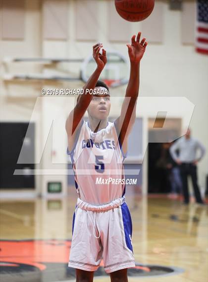 Thumbnail 3 in Reedley vs. Madera photogallery.