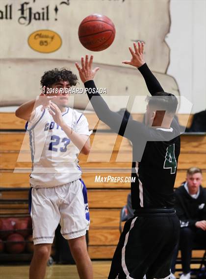 Thumbnail 2 in Reedley vs. Madera photogallery.