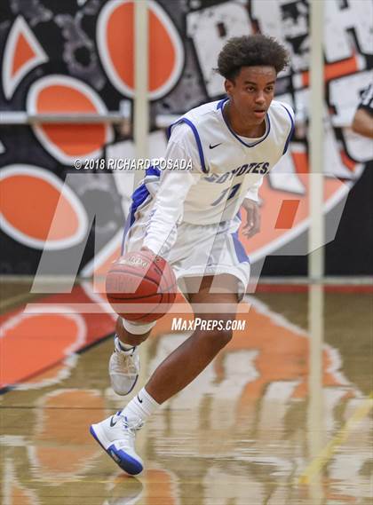 Thumbnail 3 in Reedley vs. Madera photogallery.