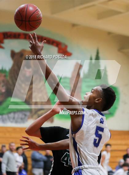 Thumbnail 3 in Reedley vs. Madera photogallery.