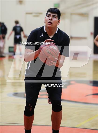 Thumbnail 2 in Reedley vs. Madera photogallery.