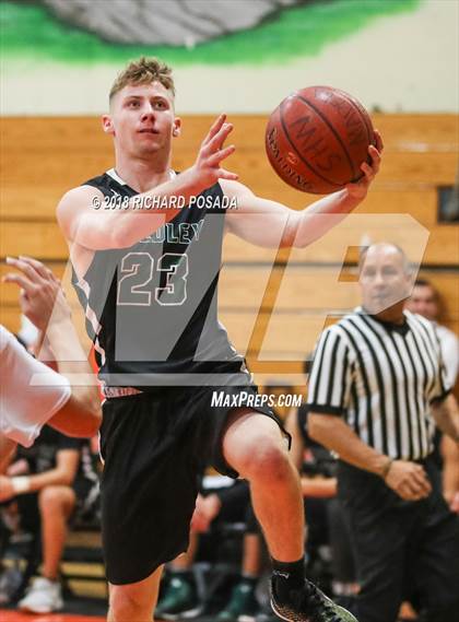 Thumbnail 3 in Reedley vs. Madera photogallery.