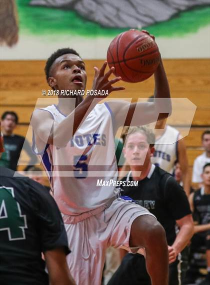 Thumbnail 3 in Reedley vs. Madera photogallery.