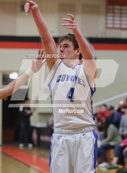 Thumbnail 1 in Reedley vs. Madera photogallery.