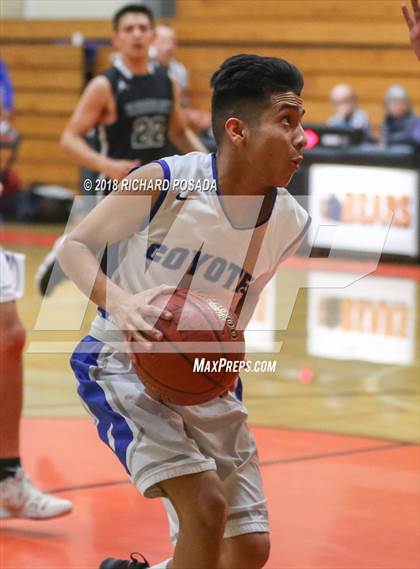 Thumbnail 3 in Reedley vs. Madera photogallery.