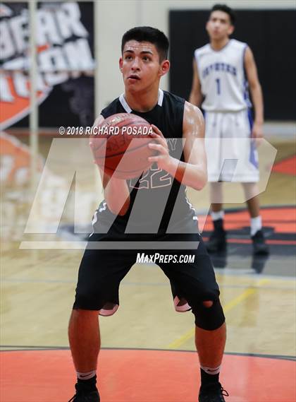 Thumbnail 2 in Reedley vs. Madera photogallery.