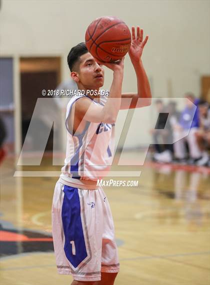 Thumbnail 1 in Reedley vs. Madera photogallery.