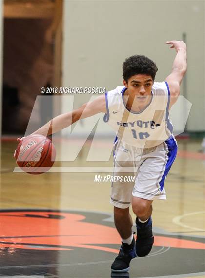 Thumbnail 2 in Reedley vs. Madera photogallery.