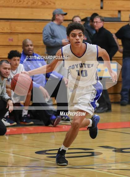 Thumbnail 1 in Reedley vs. Madera photogallery.