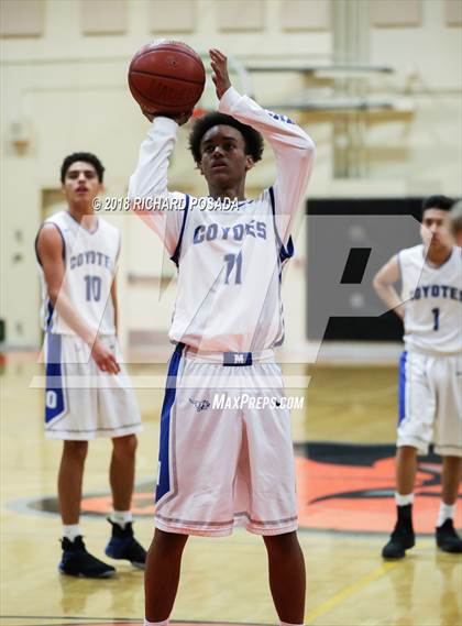 Thumbnail 2 in Reedley vs. Madera photogallery.