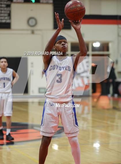 Thumbnail 3 in Reedley vs. Madera photogallery.
