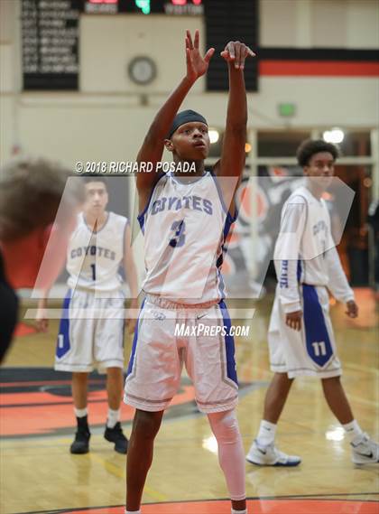 Thumbnail 2 in Reedley vs. Madera photogallery.