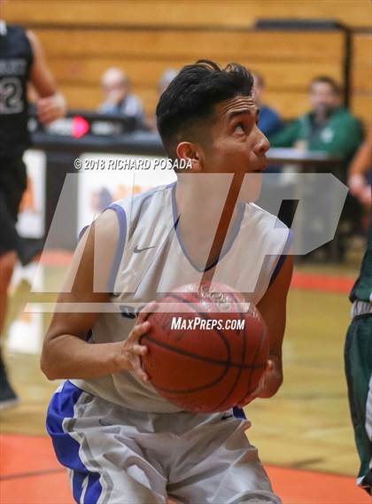 Thumbnail 1 in Reedley vs. Madera photogallery.