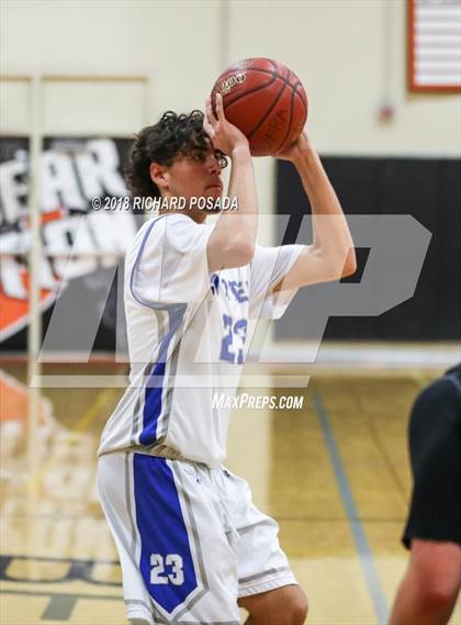 Thumbnail 3 in Reedley vs. Madera photogallery.