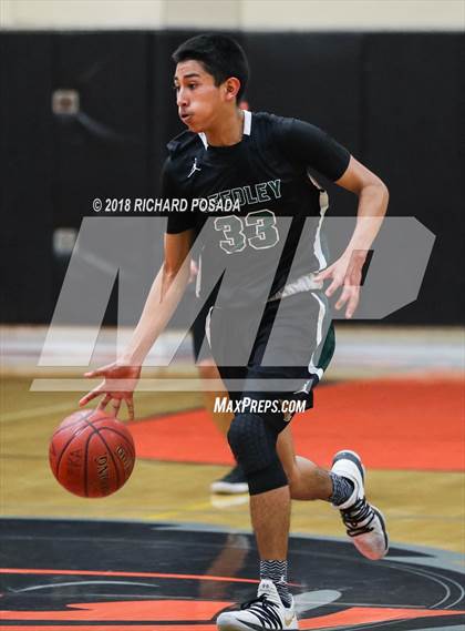 Thumbnail 1 in Reedley vs. Madera photogallery.