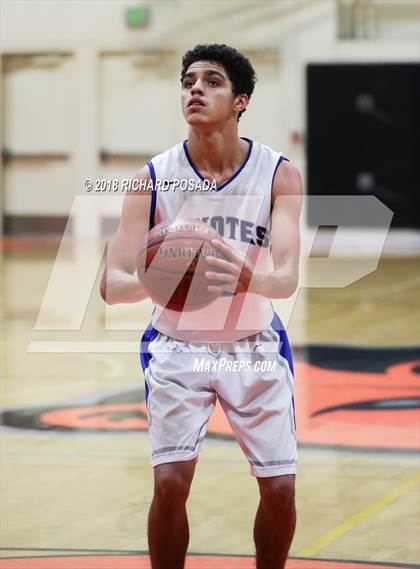 Thumbnail 3 in Reedley vs. Madera photogallery.
