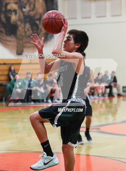 Thumbnail 2 in Reedley vs. Madera photogallery.