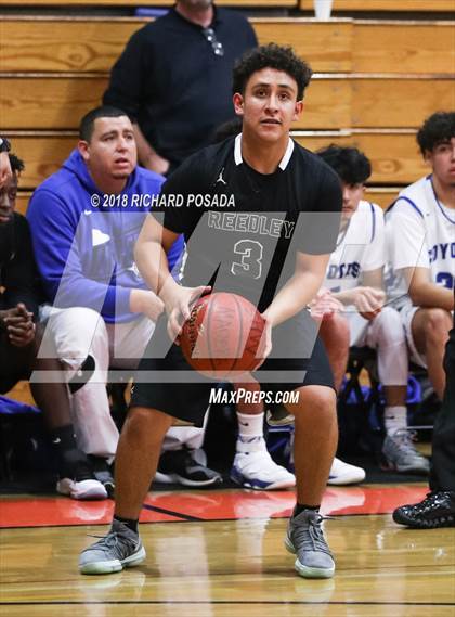 Thumbnail 1 in Reedley vs. Madera photogallery.